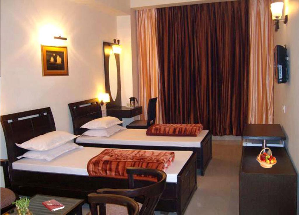 Hotel Hong Kong Inn Amritsar Room photo